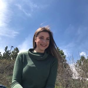 Meet your Posher, Holly